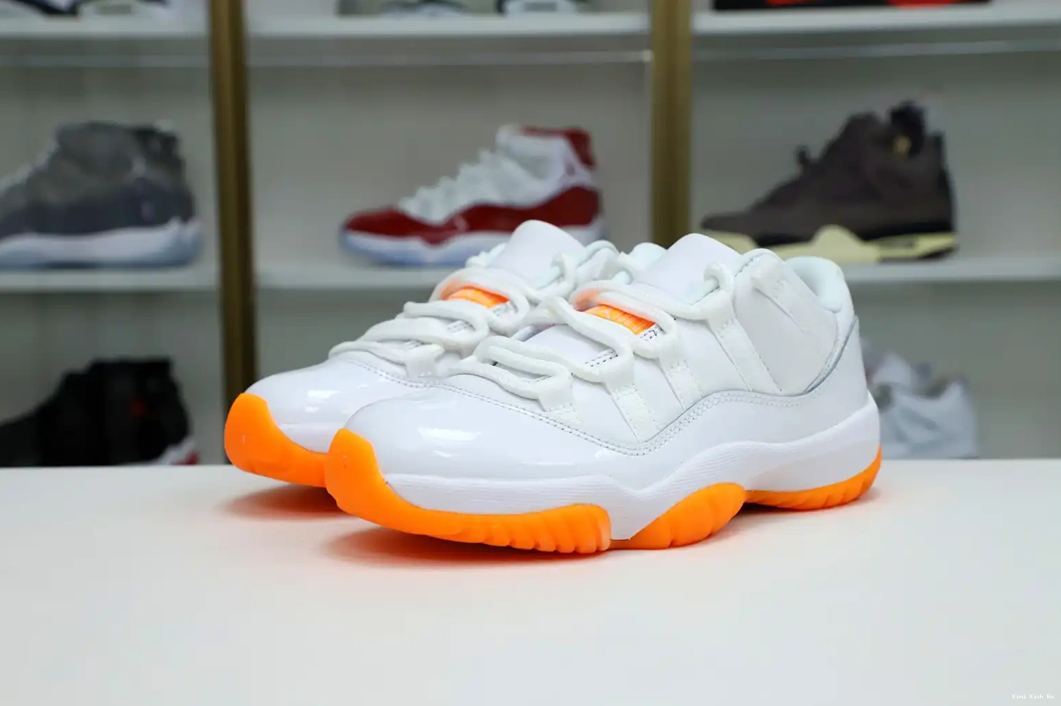 WMNS CITRUS' LOW 11 RETRO 'BRIGHT AIR Kimikick JORDAN 0712